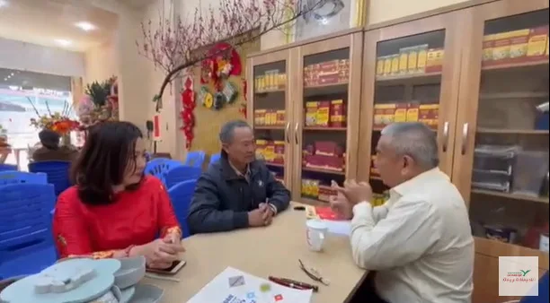 ĐẦU NĂM ĐƯỢC BIẾU GÀ TIẾN VUA