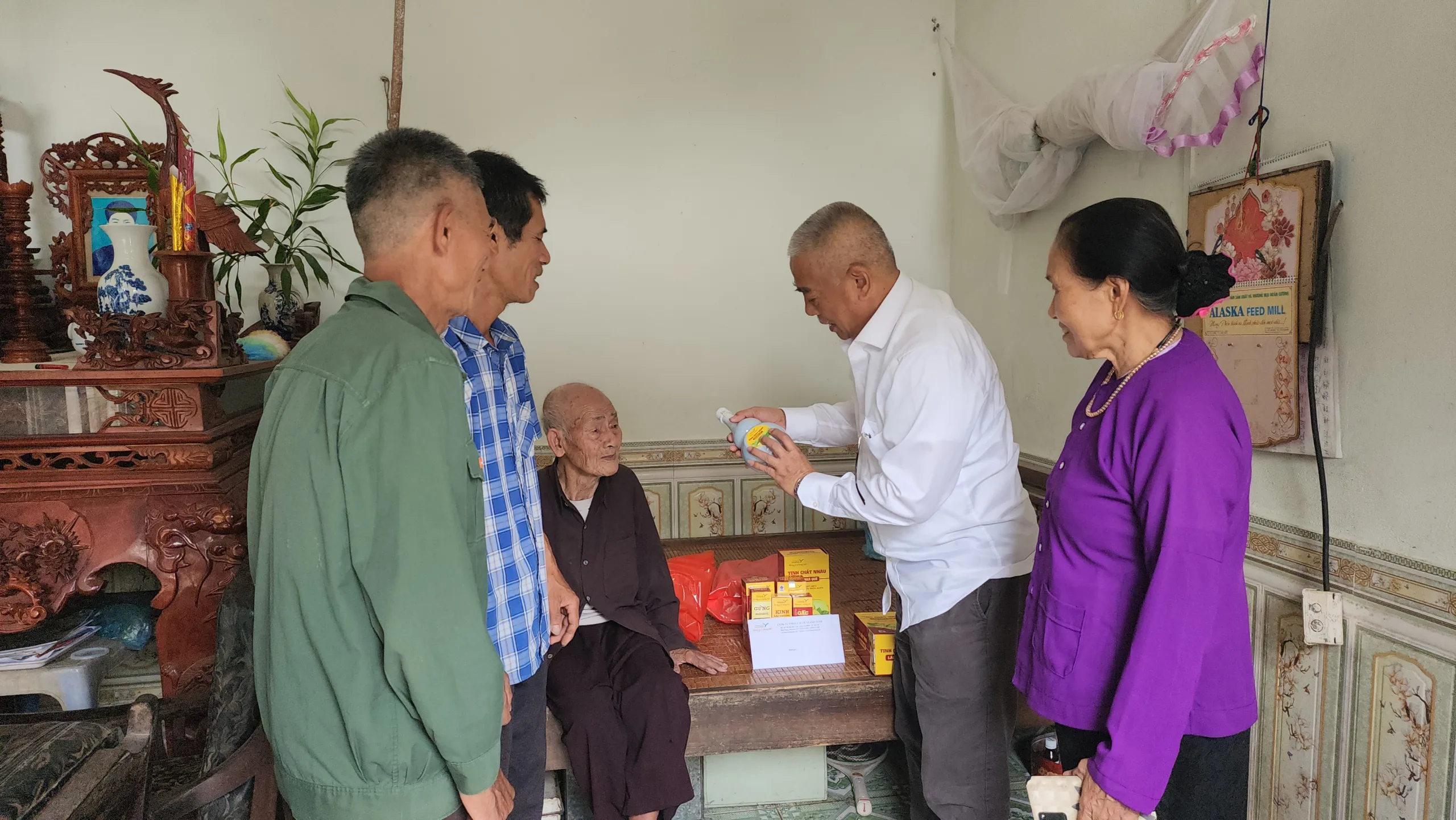 THĂM NHÀ CỤ TIÊN, PHẬT, NGƯỜI NHÀ TRỜI.